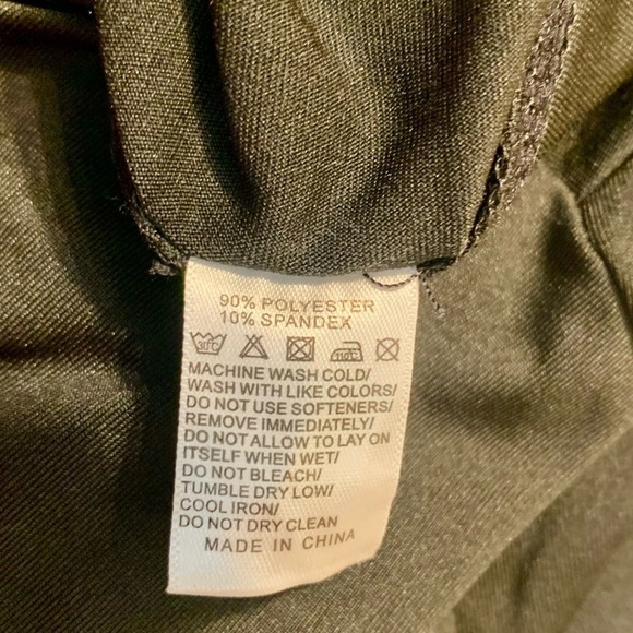 NEW Crop Top Large Black Short-Sleeved Lightweight Crewneck Stretch NWOT - Picture 9 of 12